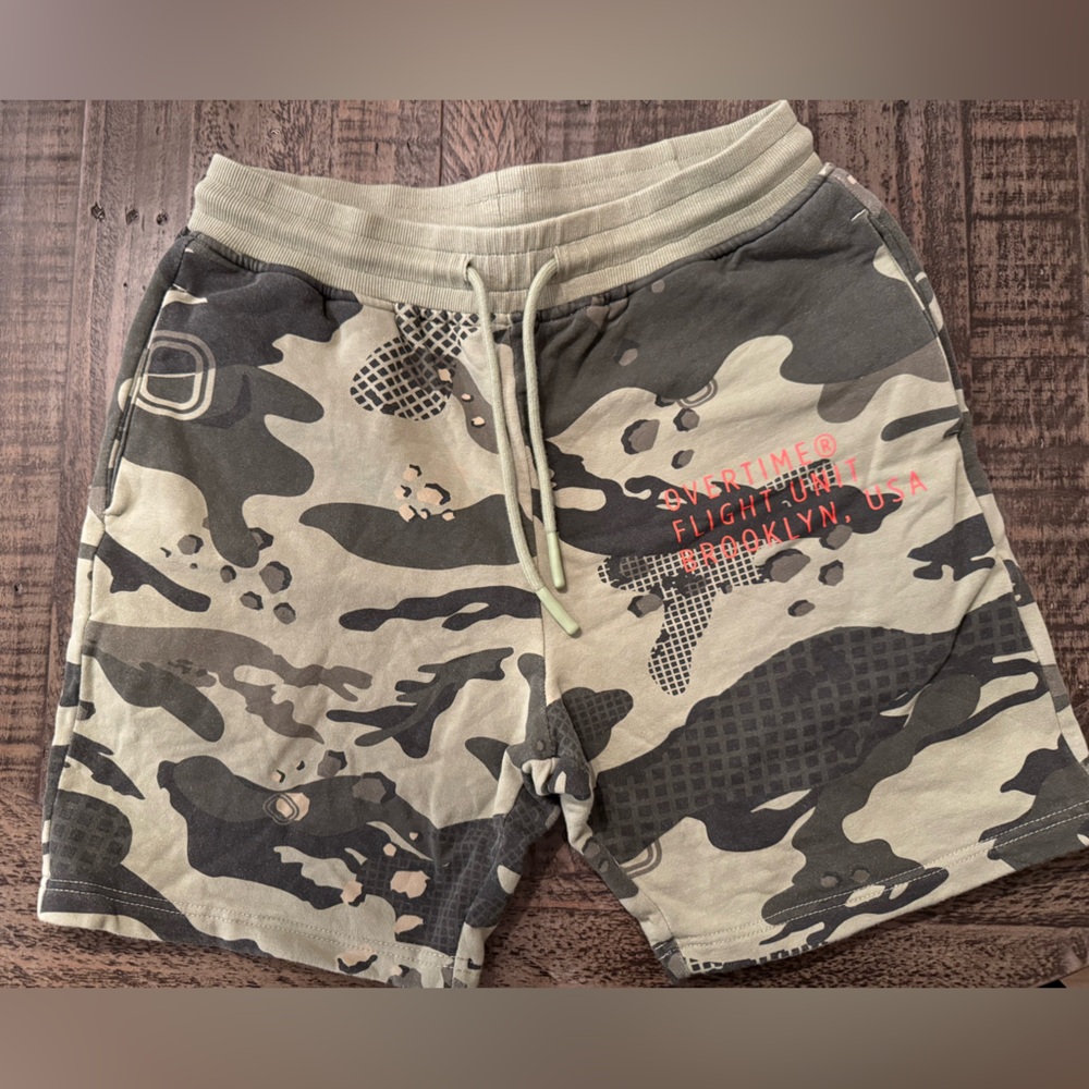 Overtime Men’s Shorts
Size Small